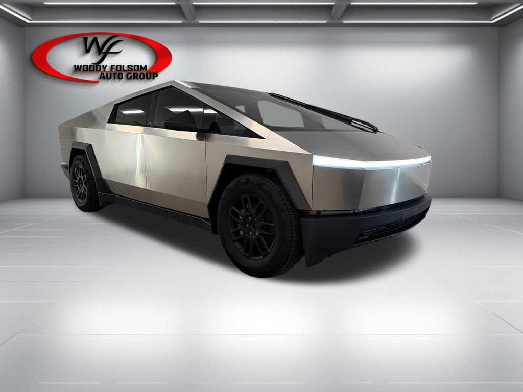 Used 2025 Tesla Cybertruck AWD Crew Cab image 3