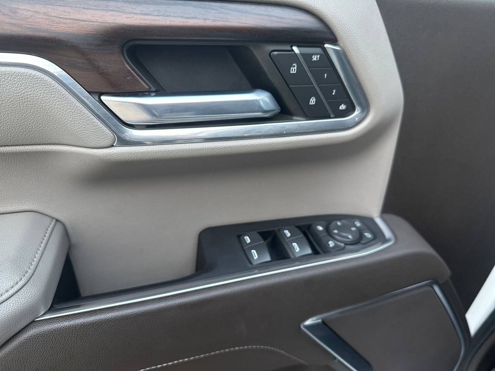 Used 2022 GMC Sierra 1500 SLT w/ X31 Off-Road Package image 16