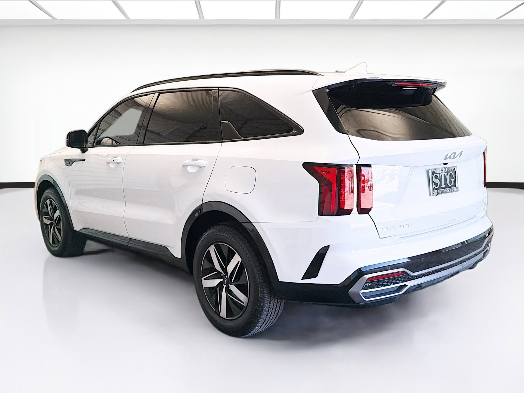 Used 2023 Kia Sorento S image 6