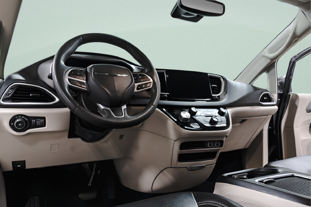 Used 2023 Chrysler Pacifica Touring-L FWD image 27
