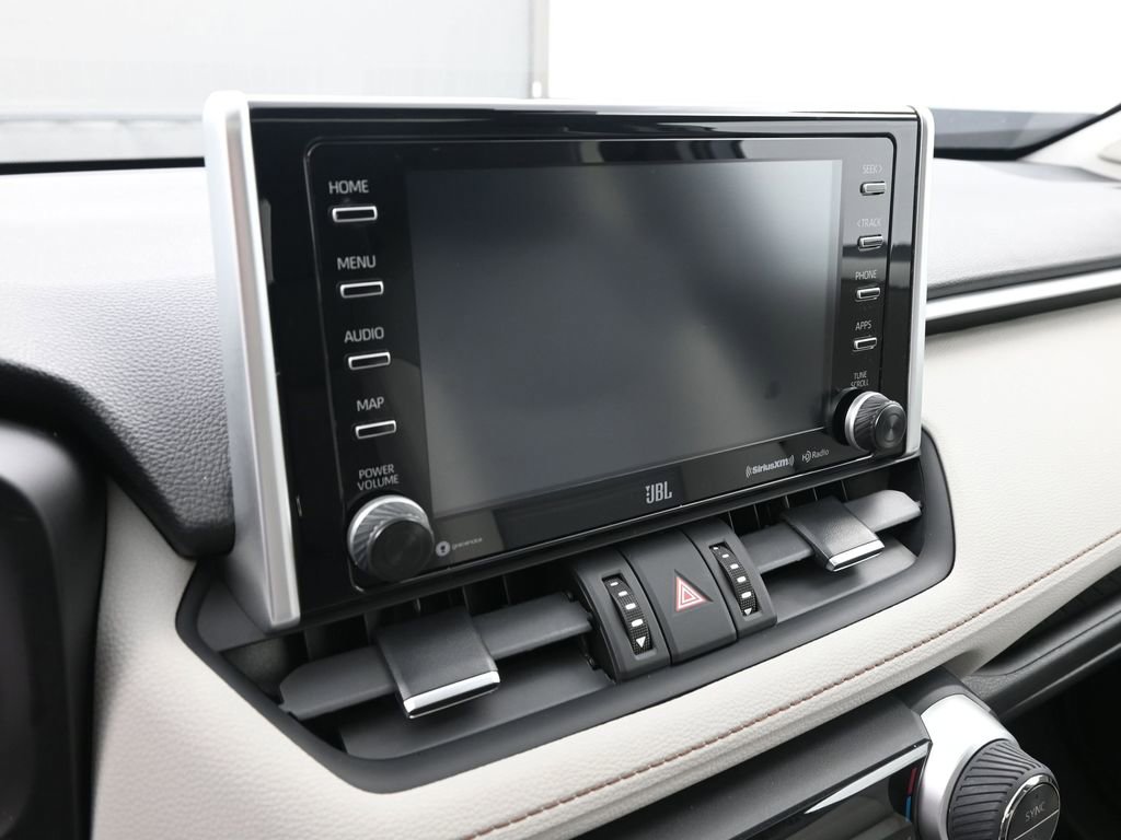 Used 2021 Toyota RAV4 XLE Premium image 29
