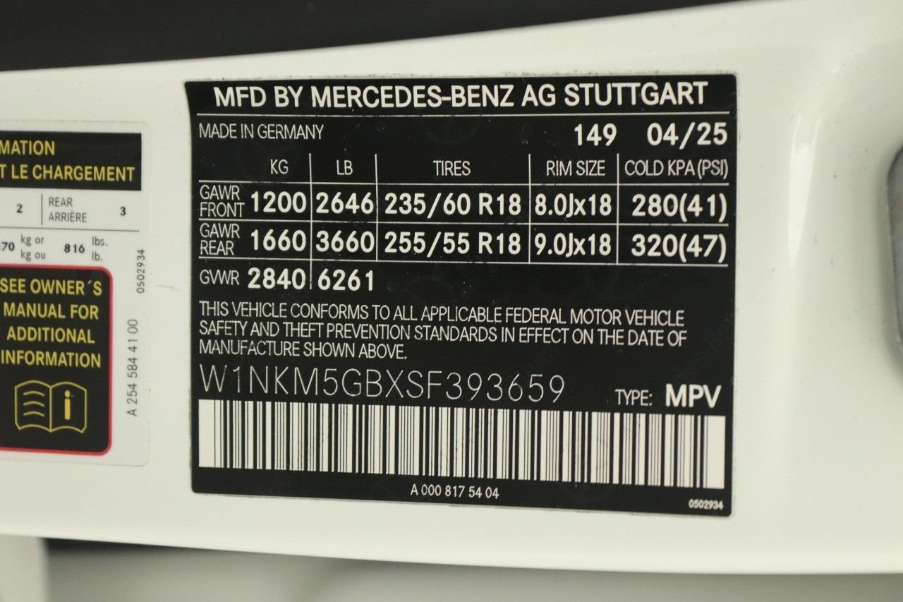 Used 2025 Mercedes-Benz GLC 350e 4MATIC image 16