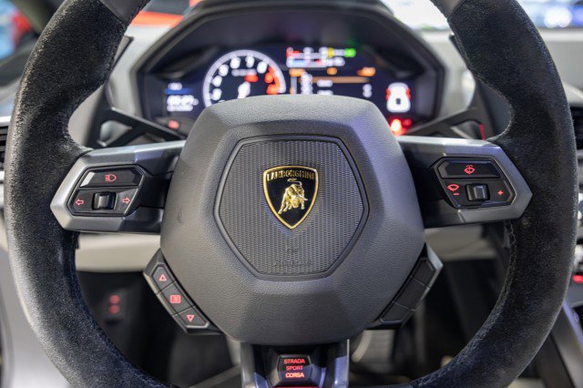 Used 2015 Lamborghini Huracan LP 610-4 image 33
