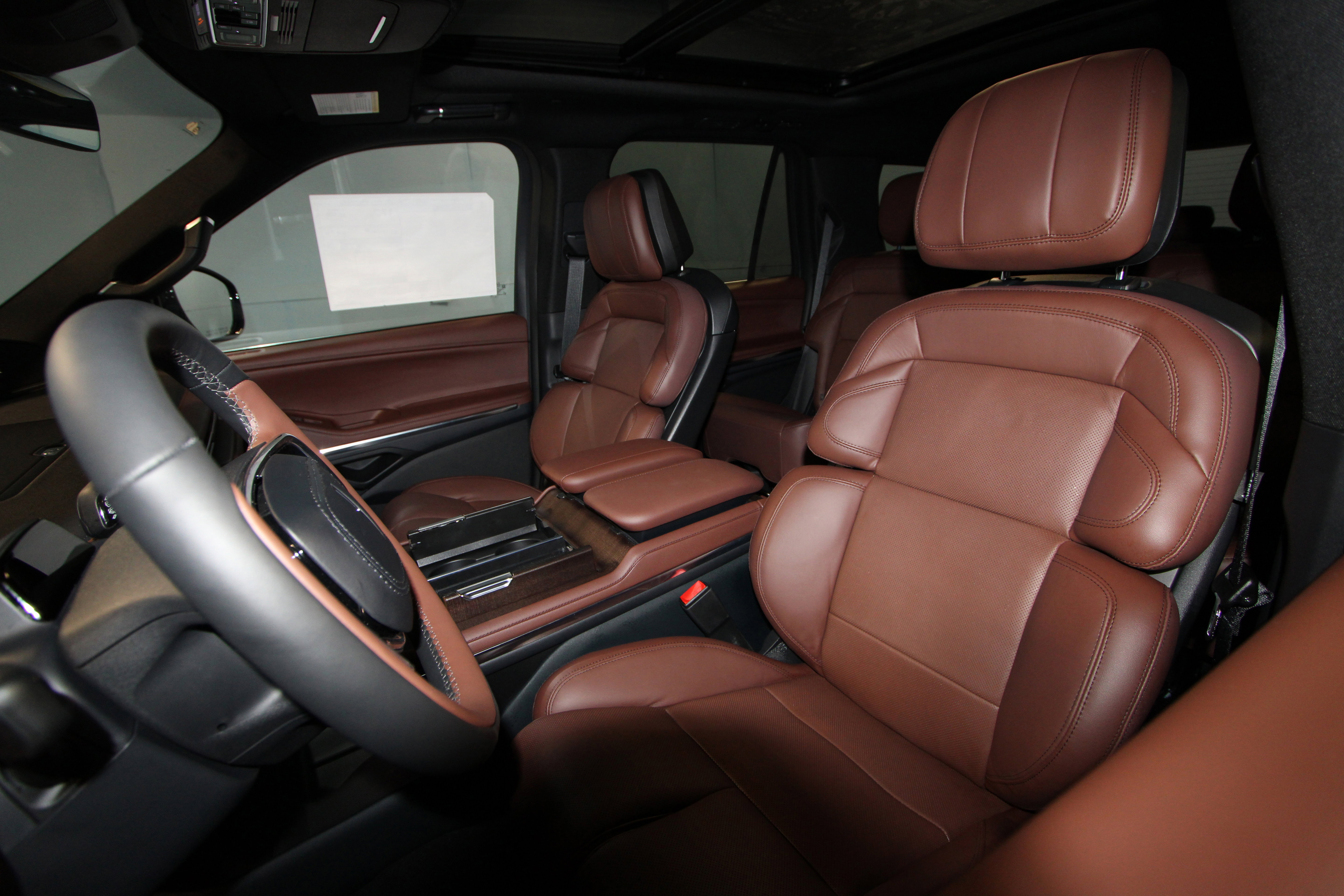 New 2025 Lincoln Navigator Reserve image 3