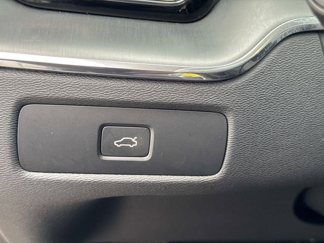 Used 2024 Volvo XC60 B5 Core image 25