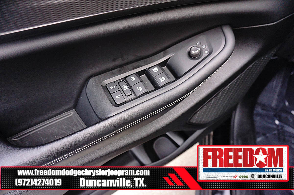 Certified 2025 Jeep Grand Cherokee Laredo image 38