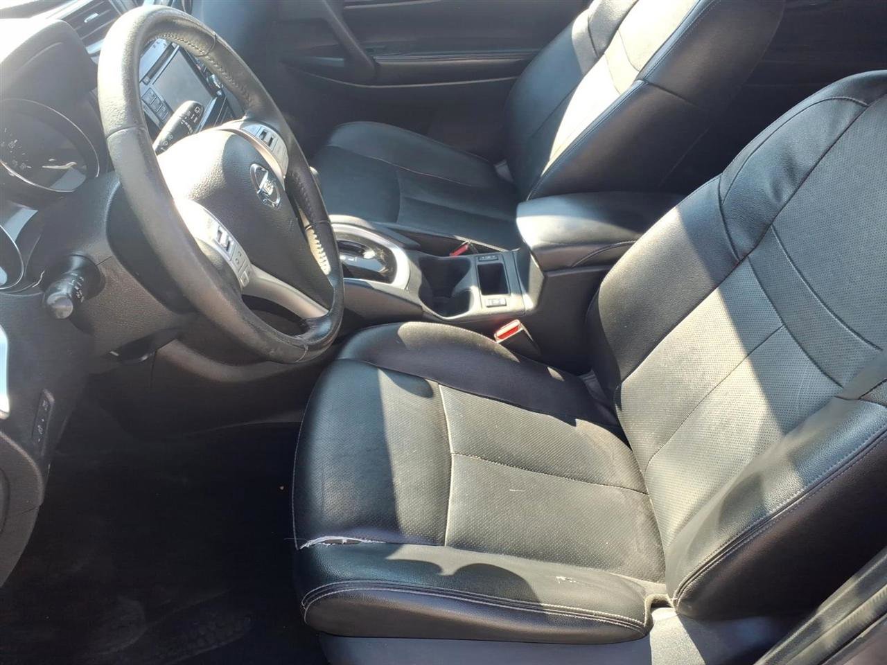 Used 2016 Nissan Rogue SL image 5