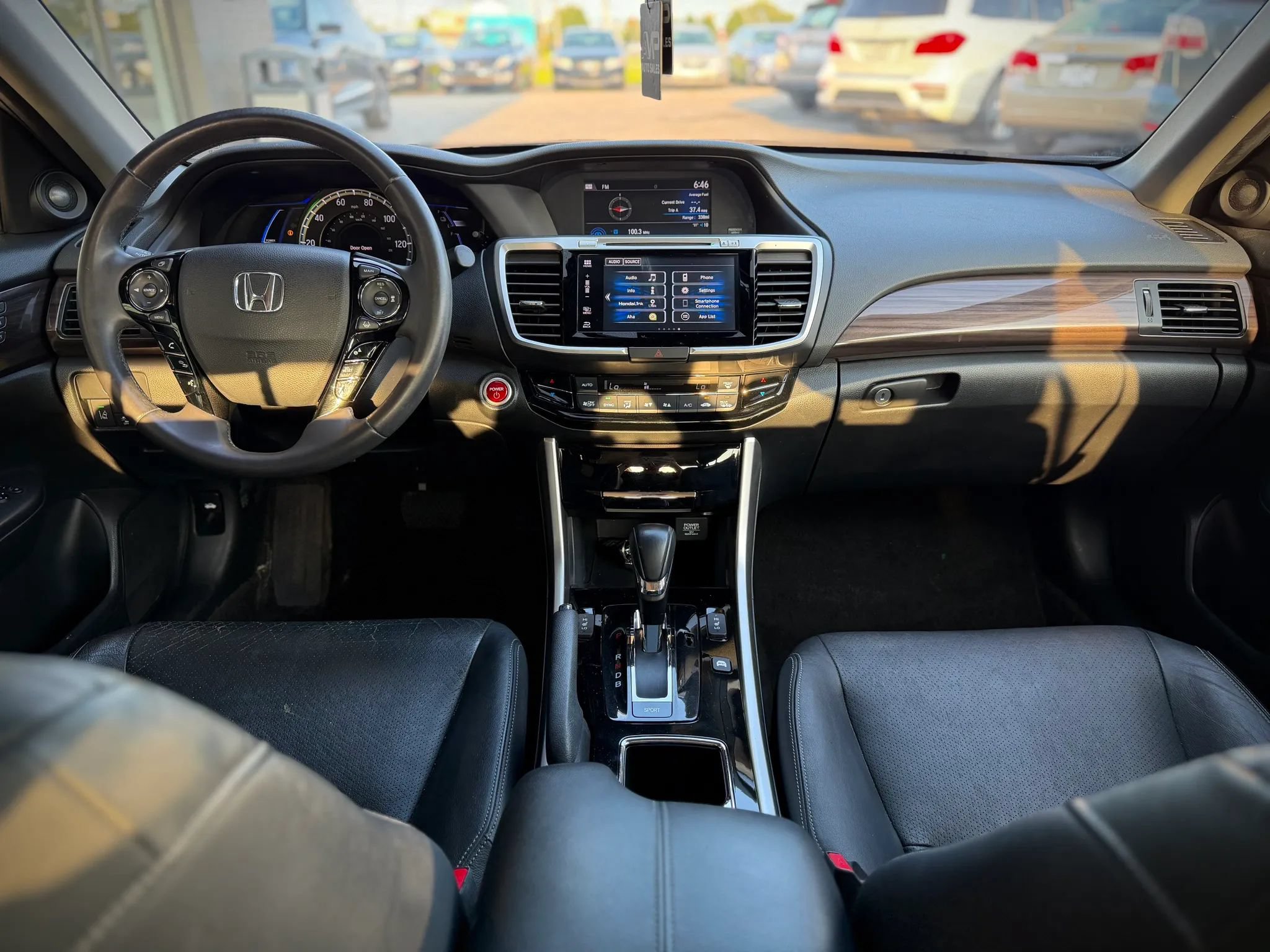Used 2017 Honda Accord EX-L image 10