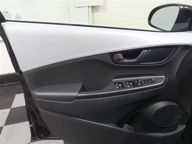 Used 2020 Hyundai Kona SEL Plus AWD/4WD image 18