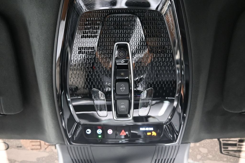 Certified 2026 Cadillac Vistiq Platinum w/ LPO, Floor Liner Package AWD/4WD image 21