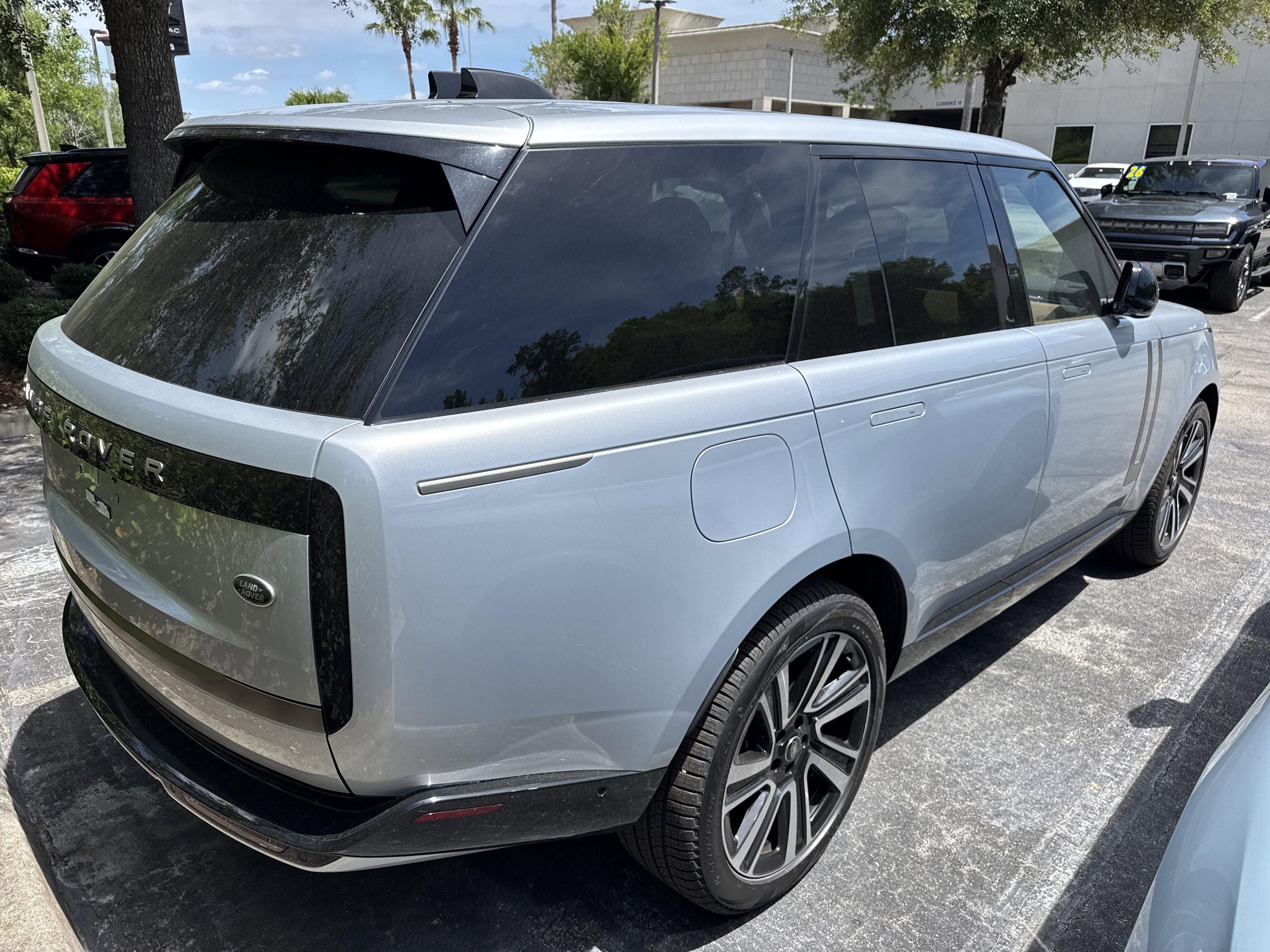 Used 2023 Land Rover Range Rover SE AWD/4WD image 3