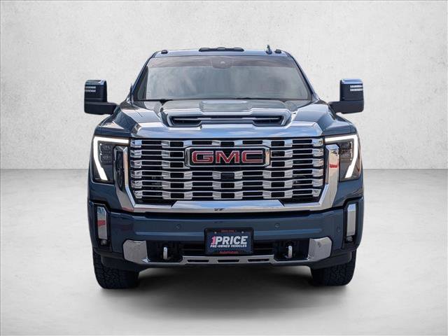 Used 2025 GMC Sierra 3500 Denali w/ Denali Reserve Package image 2