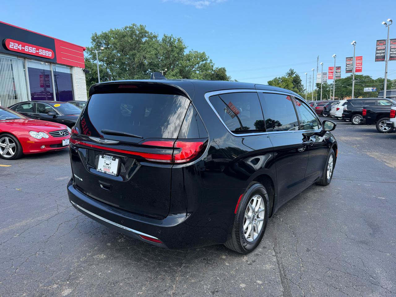 Used 2025 Chrysler Pacifica Select FWD image 7