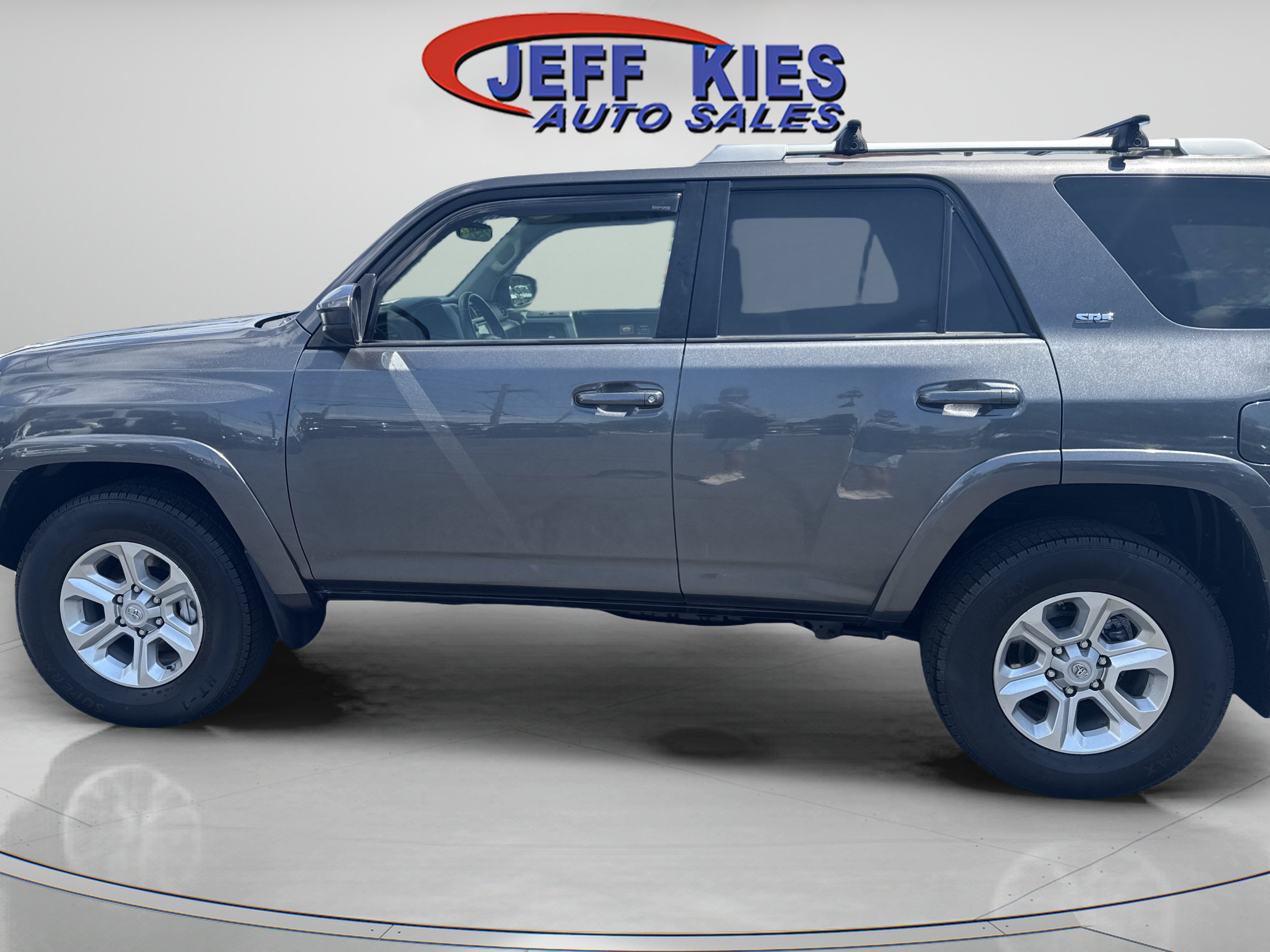 Used 2016 Toyota 4Runner SR5 AWD/4WD image 8