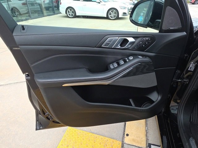 Used 2019 BMW X7 xDrive50i w/ Premium Package image 12