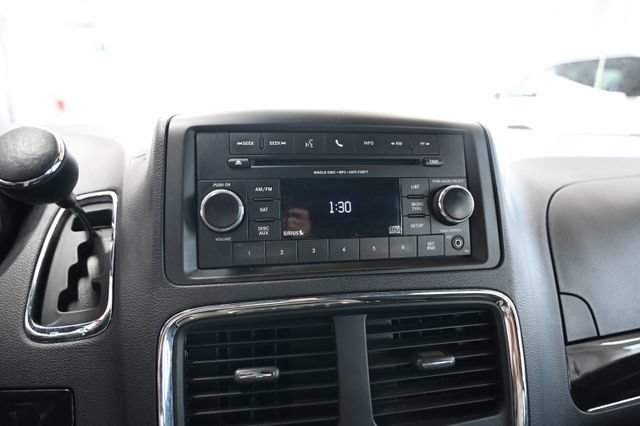 Used 2017 Dodge Grand Caravan SXT FWD image 18