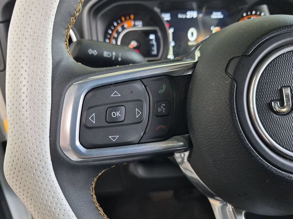 Used 2024 Jeep Wrangler Unlimited Sahara w/ Technology Group AWD/4WD image 23