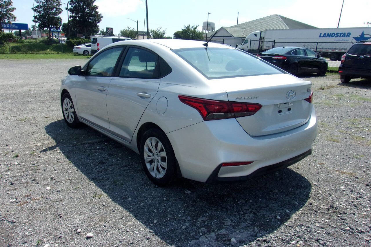 Used 2019 Hyundai Accent SE FWD image 5