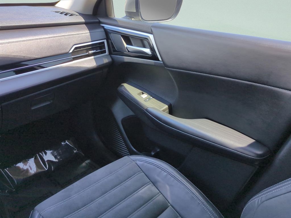 Used 2023 Mitsubishi Outlander SE image 23