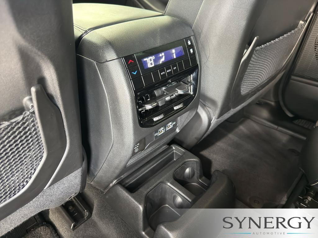 Used 2025 Jeep Grand Cherokee L Laredo AWD/4WD image 32