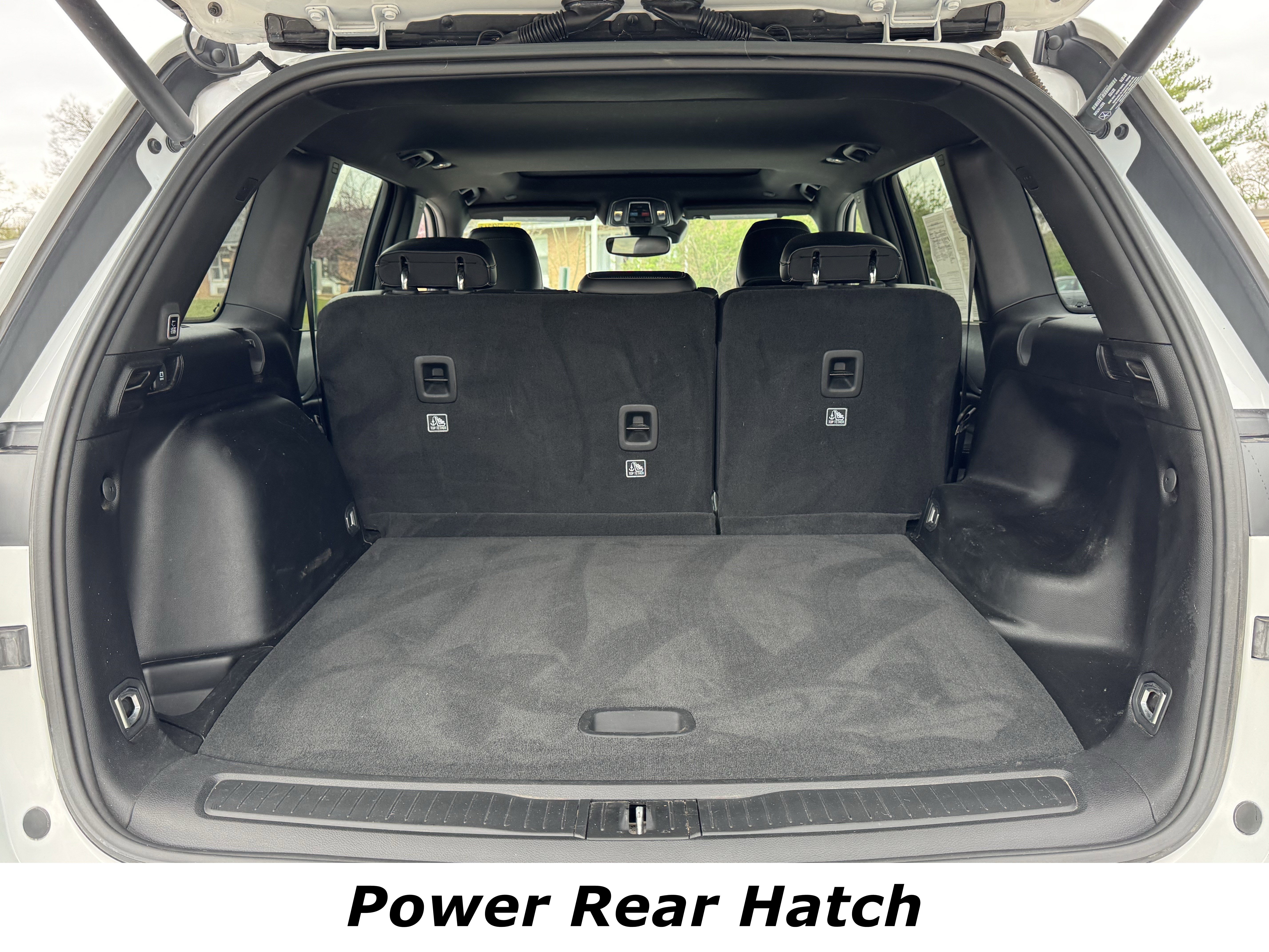 Used 2023 Jeep Grand Cherokee Altitude image 12