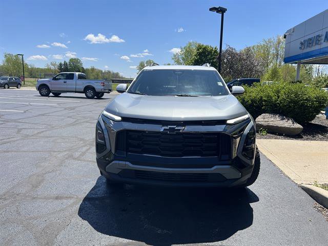 New 2026 Chevrolet Equinox ACTIV w/ LPO, Floor Liner Package FWD image 2