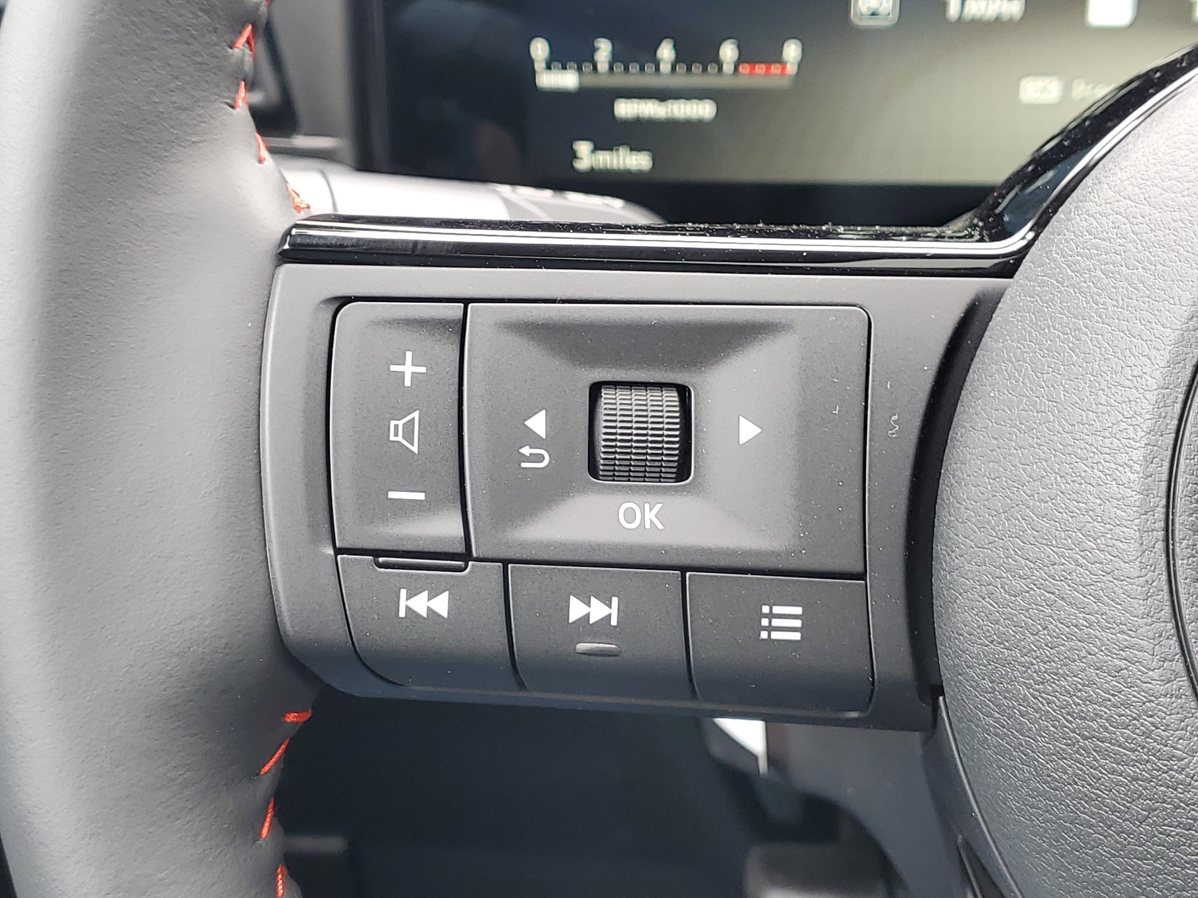 New 2026 Nissan Kicks SR w/ SR Premium Package AWD/4WD image 9