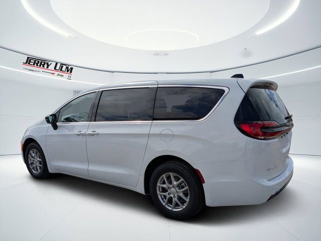 New 2026 Chrysler Pacifica Select FWD image 5