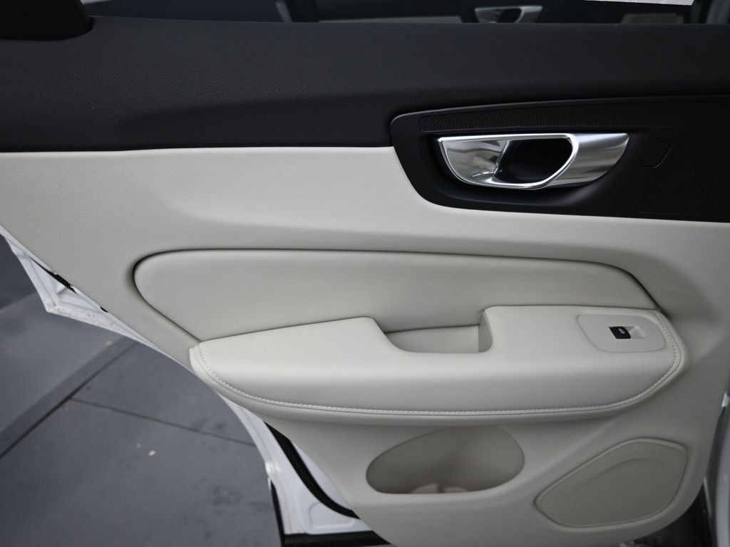 New 2026 Volvo XC60 B5 Ultra w/ Protection Package Premier AWD/4WD image 20