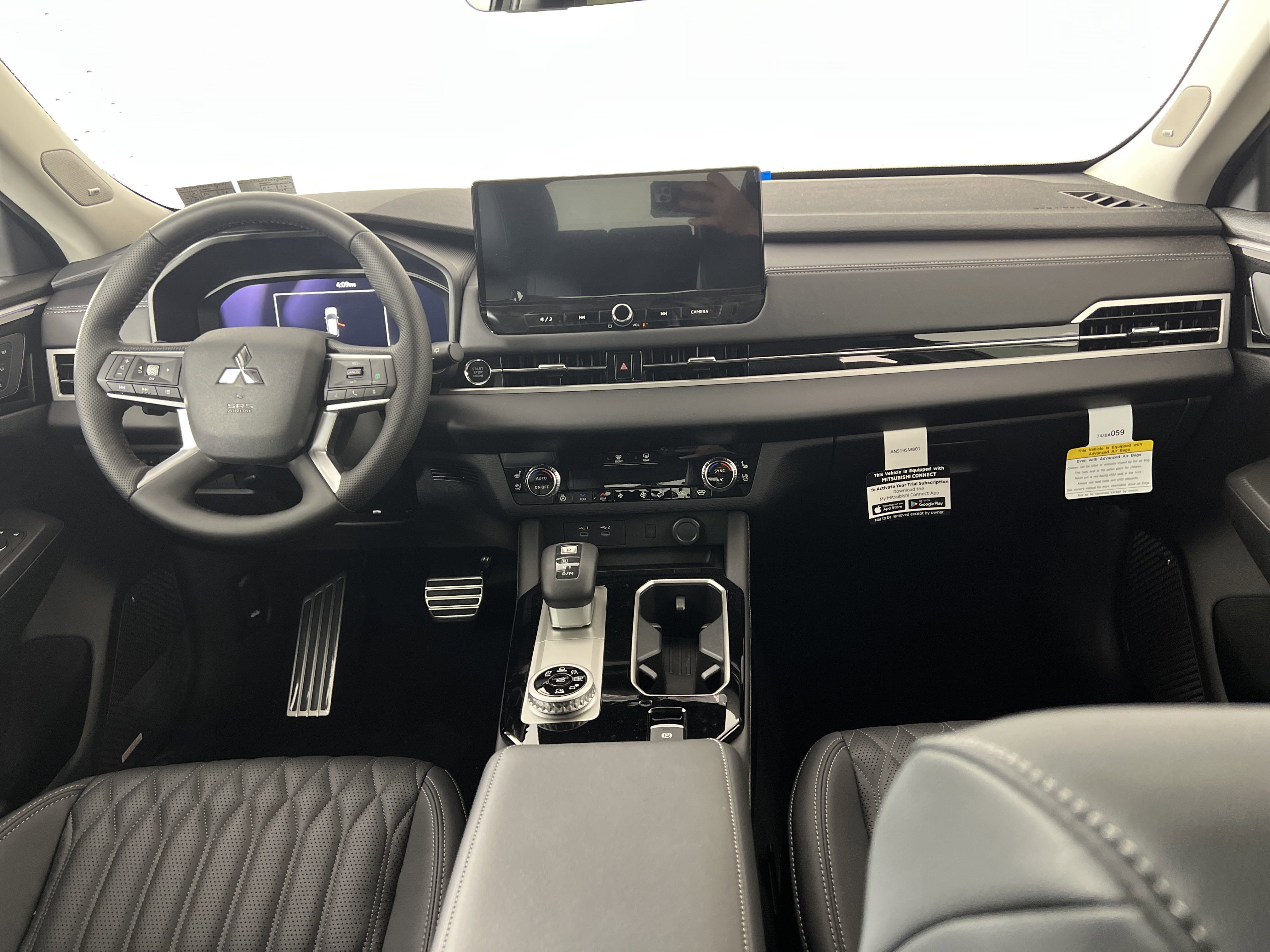 New 2025 Mitsubishi Outlander SEL image 15