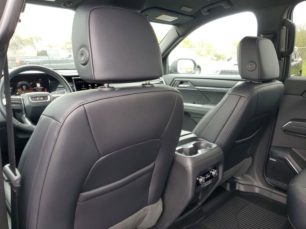 Used 2024 GMC Acadia Elevation w/ LPO, Floor Liner Package AWD/4WD image 29