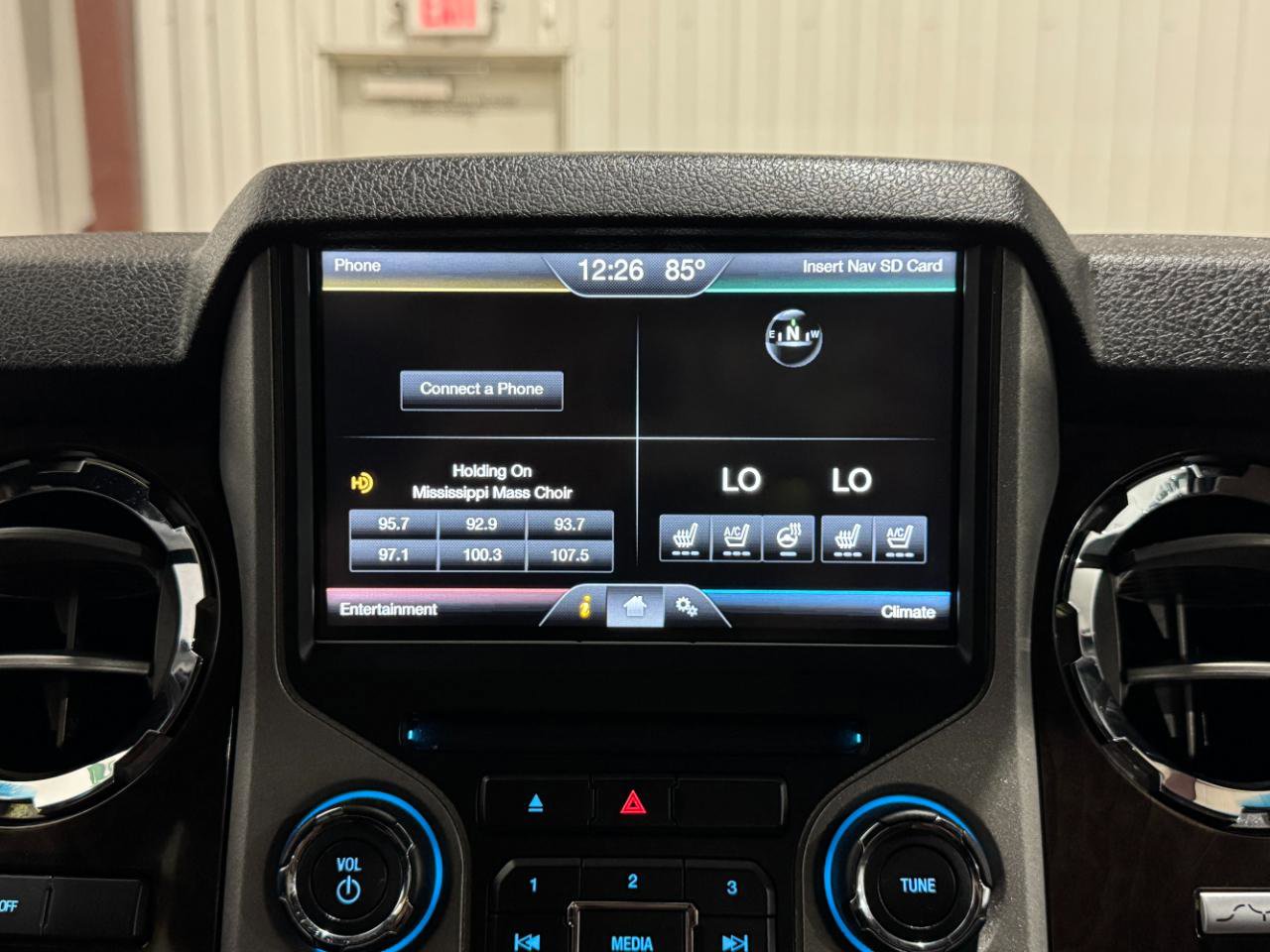 Used 2016 Ford F450 Platinum w/ FX4 Off Road Package AWD/4WD image 34