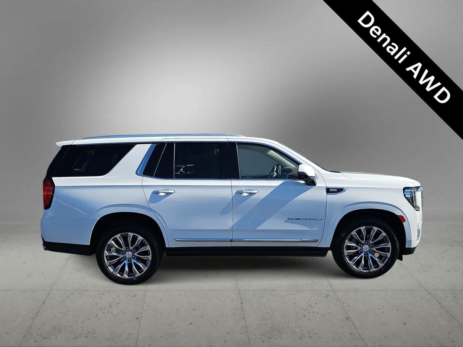 Used 2021 GMC Yukon Denali w/ Denali Premium Package AWD/4WD image 9