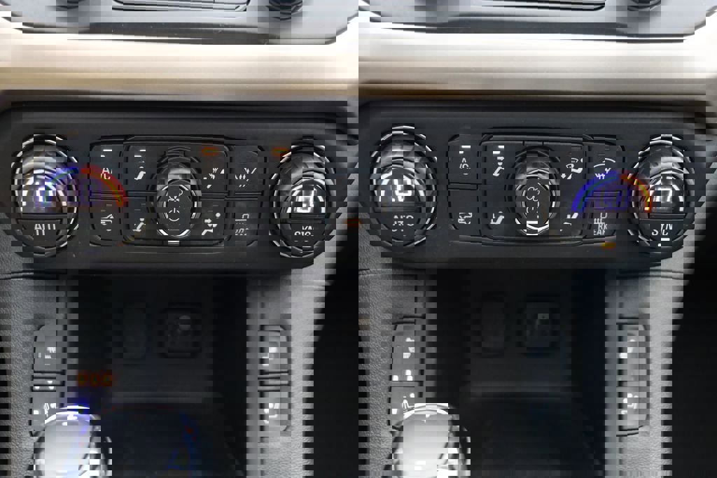 Used 2018 GMC Acadia Denali w/ Technology Package image 24