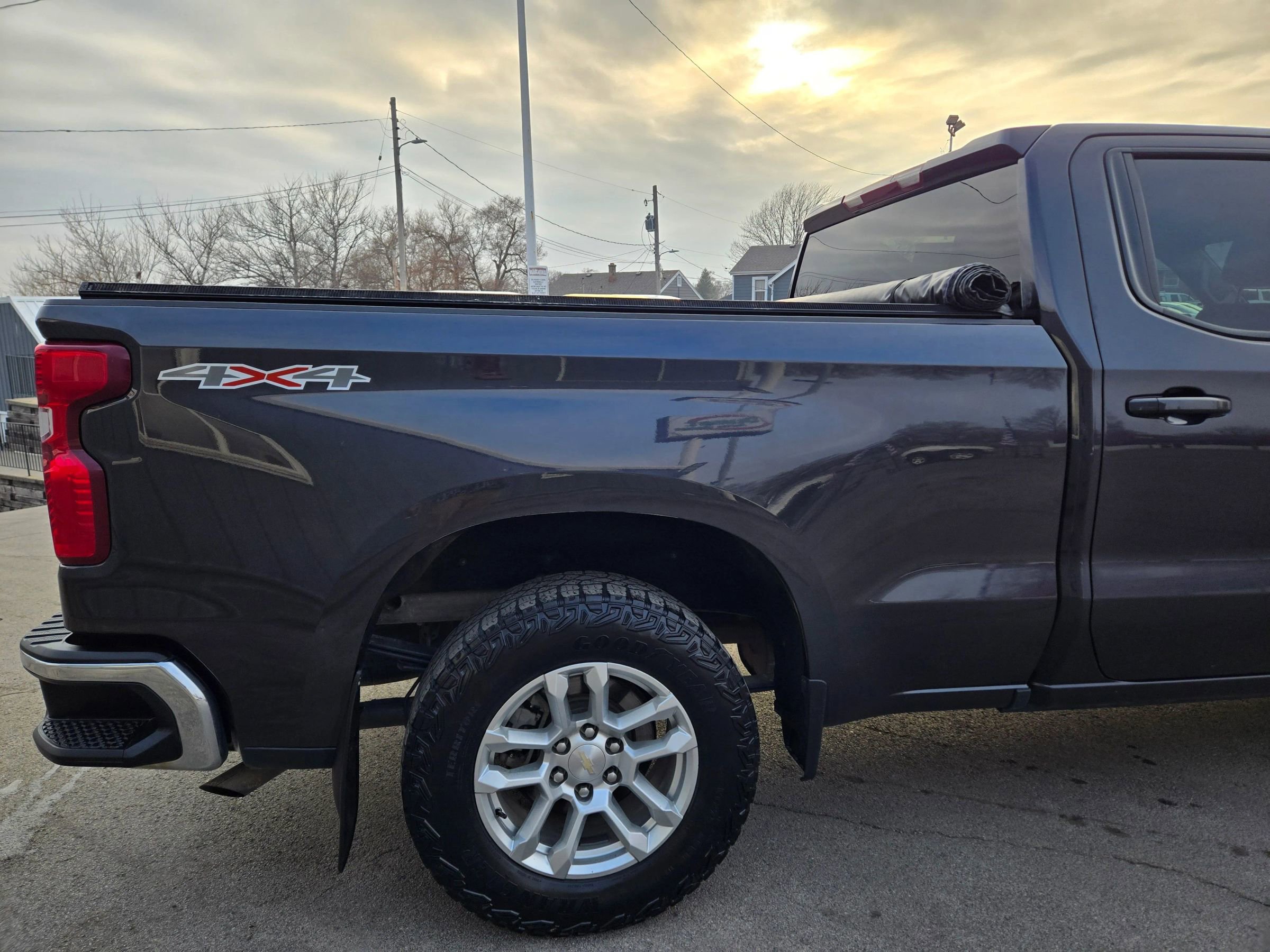 Used 2023 Chevrolet Silverado 1500 LT w/ Max Trailering Package image 9