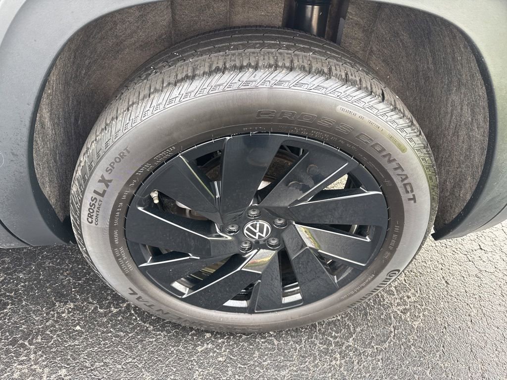 Used 2024 Volkswagen Atlas SE image 24