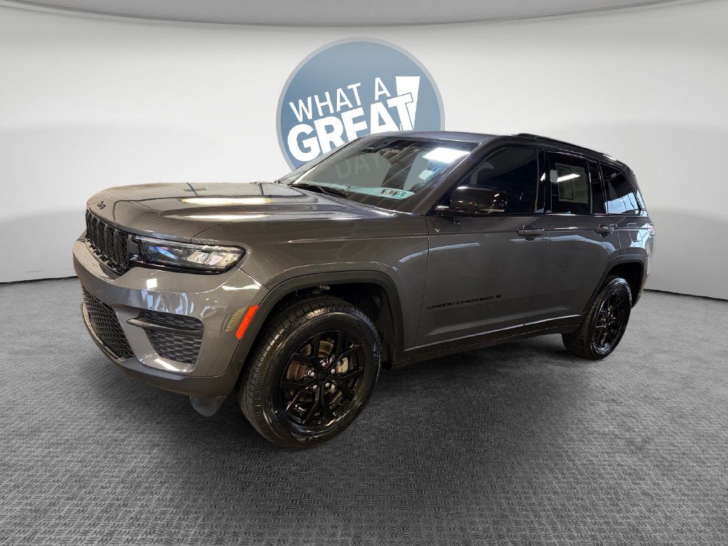 Used 2024 Jeep Grand Cherokee Laredo AWD/4WD image 8