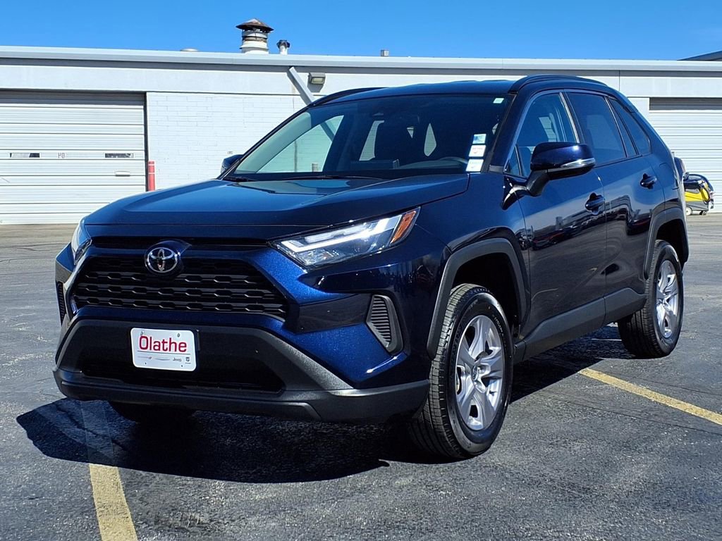 Used 2025 Toyota RAV4 XLE image 2
