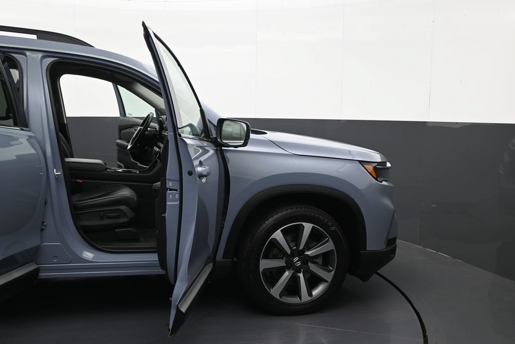 Used 2024 Honda Pilot Elite image 9