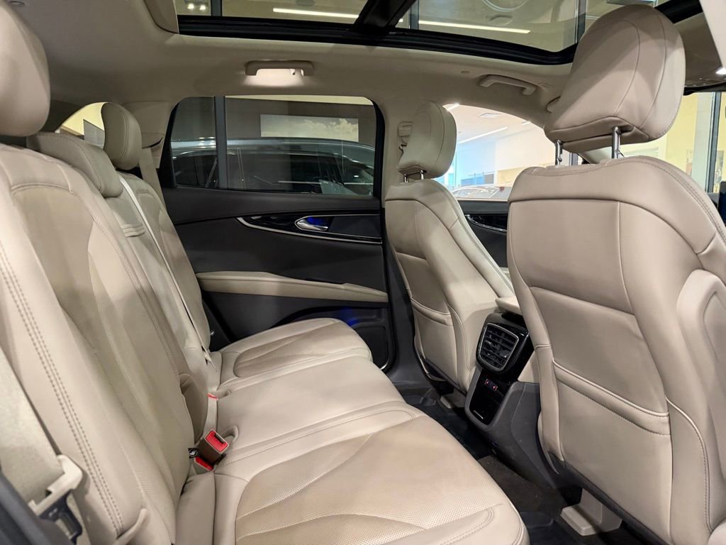 Used 2023 Lincoln Nautilus Reserve AWD/4WD image 26