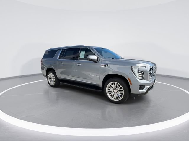Used 2025 GMC Yukon XL Denali AWD/4WD image 2