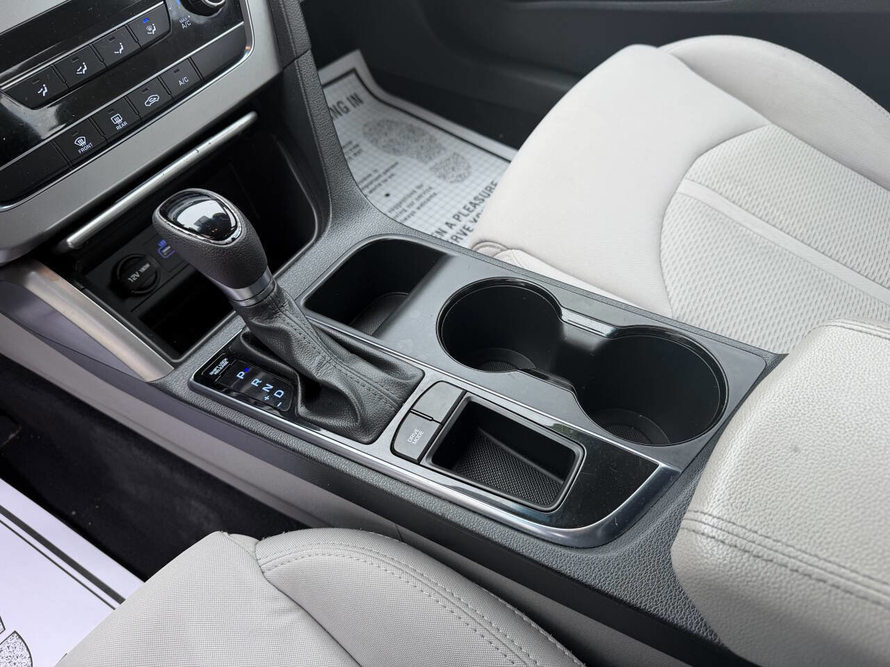 Used 2015 Hyundai Sonata SE image 14