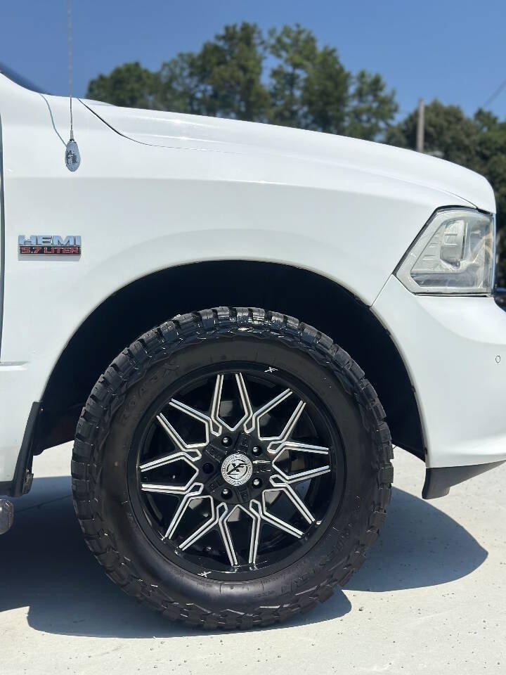 Used 2014 RAM 1500 Limited RWD image 13