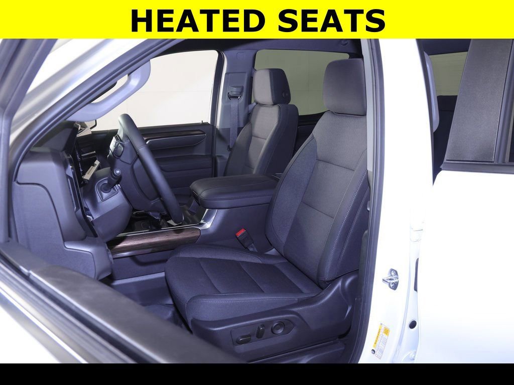 Used 2025 Chevrolet Silverado 1500 LT Trail Boss w/ Dark Appearance Package image 3