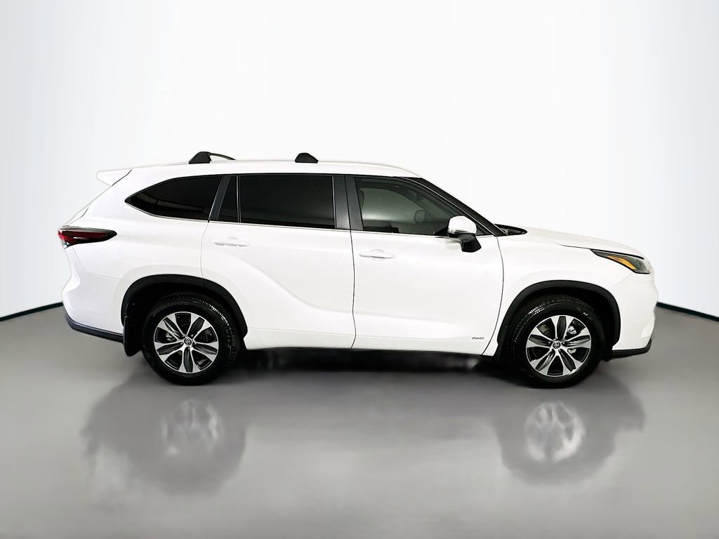 Certified 2026 Toyota Highlander XLE image 4