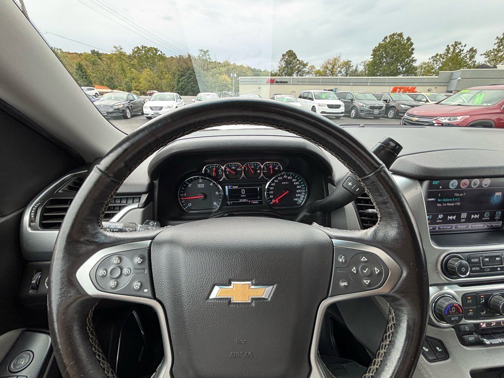 Used 2018 Chevrolet Suburban LT w/ Luxury Package image 28
