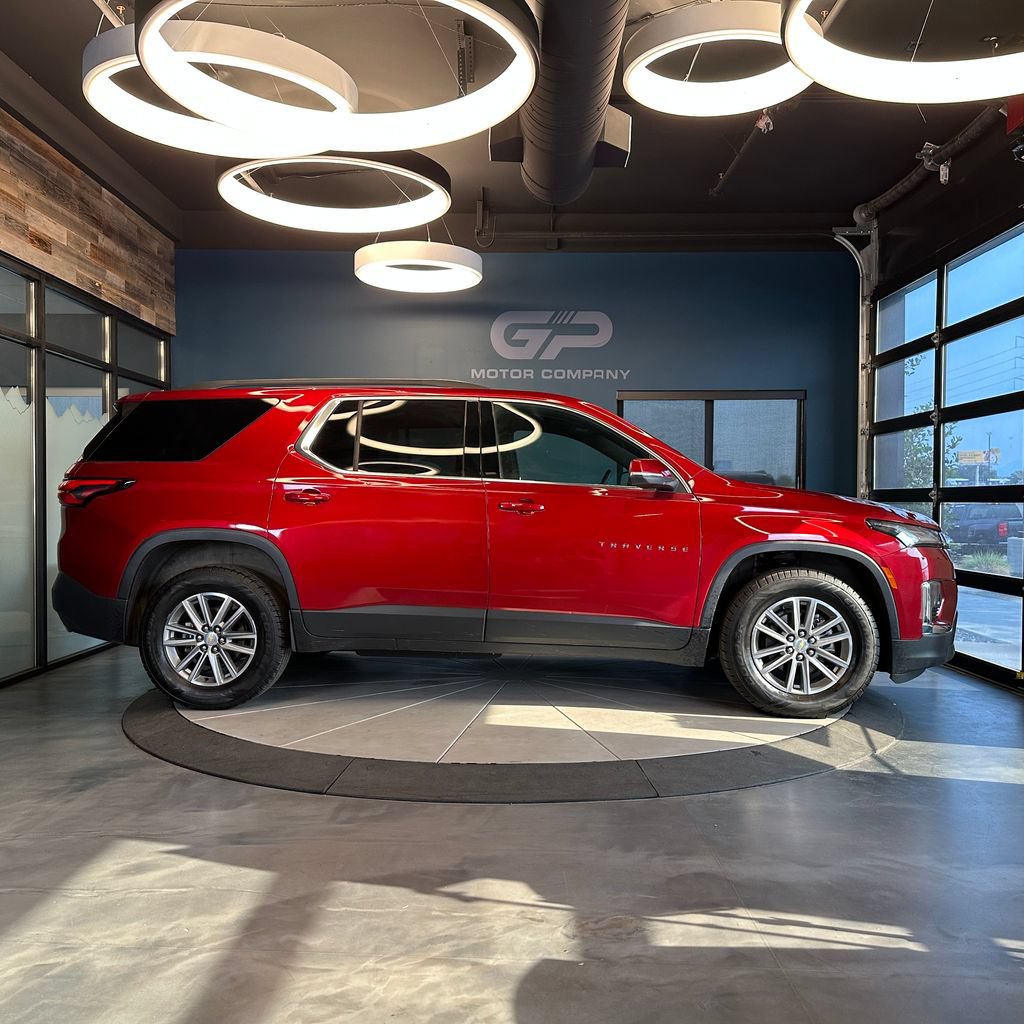 Used 2023 Chevrolet Traverse LT AWD/4WD image 2