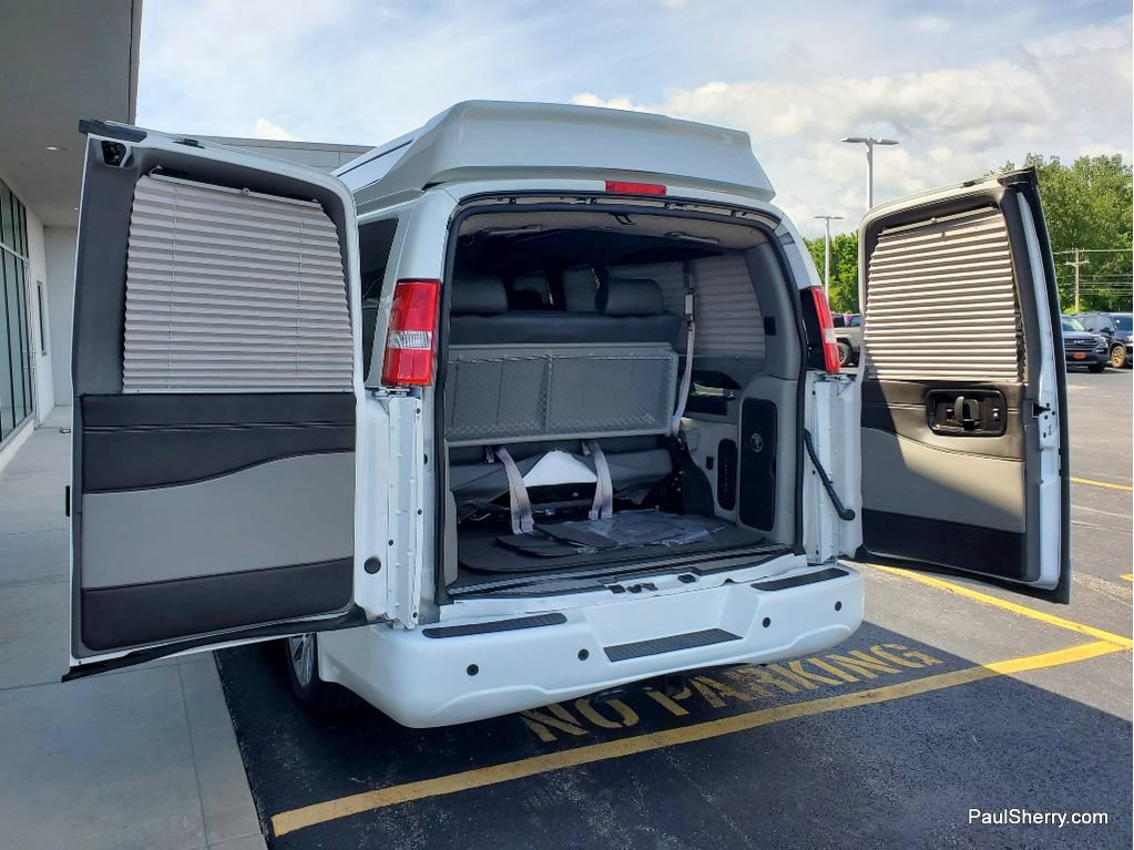 Used 2020 Chevrolet Express 2500 w/ Enhanced Convenience Package RWD image 18