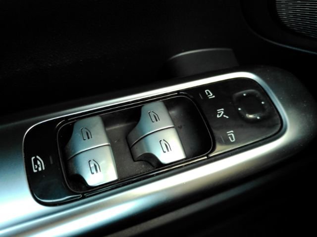 Used 2023 Mercedes-Benz C 300 Sedan image 36