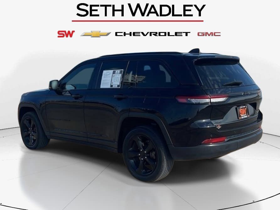 Used 2023 Jeep Grand Cherokee Altitude image 5